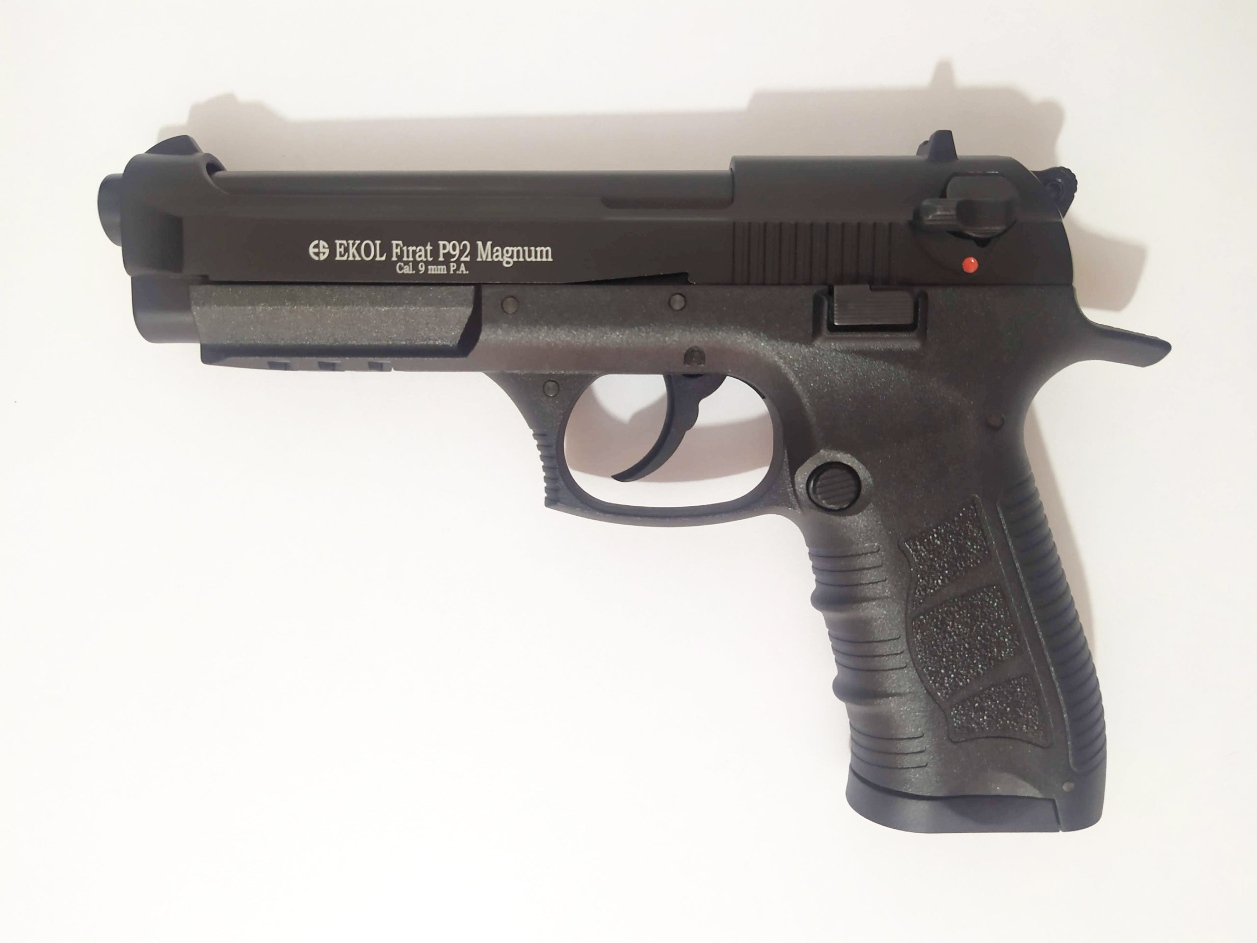Pistola Traumática Fogueo Ekol Firat Magnum Beretta 92 P.A Rubber 9 mm